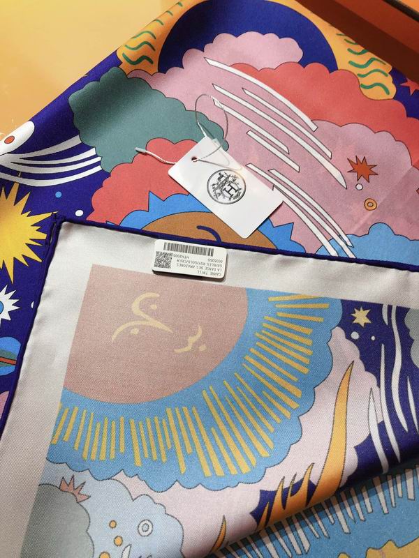 Hermes silk scarf 90X90cm E16 (33)